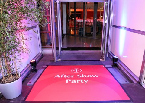 AfterShow Bodendisplay Kundenstopper